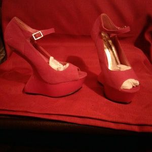 Heel shoe